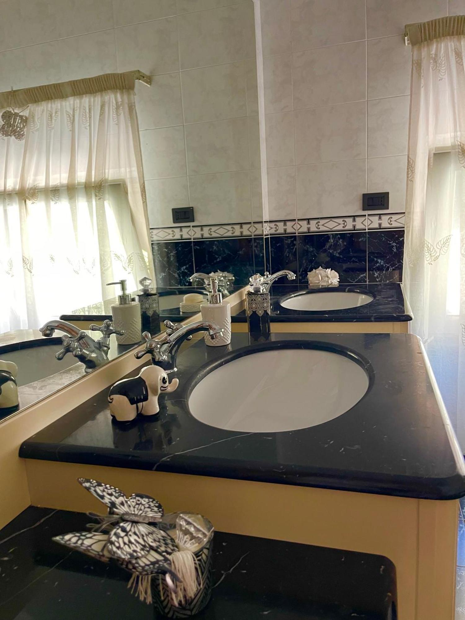Holiday House Il Castello Di Anna Apartment Vietri Ngoại thất bức ảnh