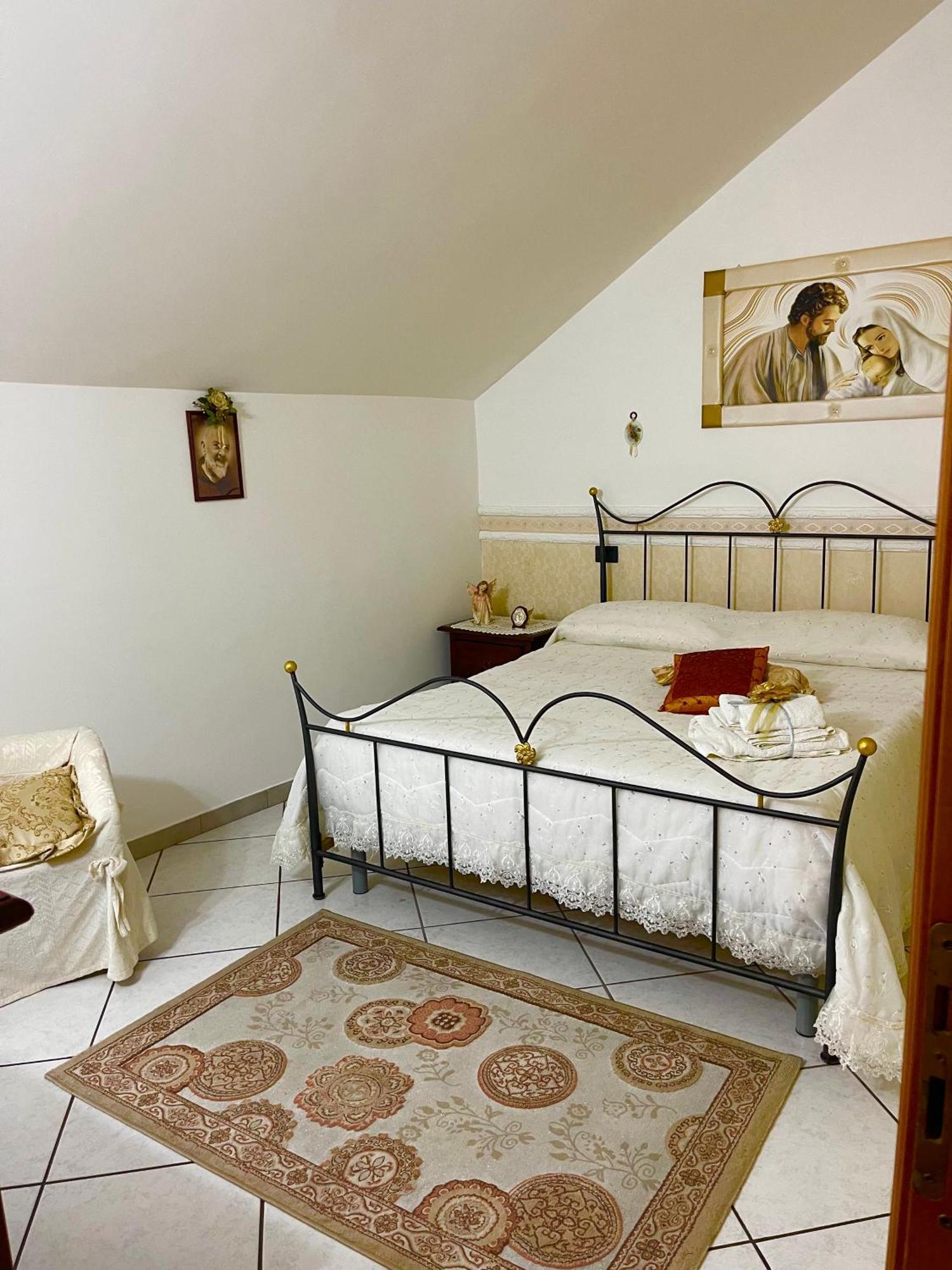 Holiday House Il Castello Di Anna Apartment Vietri Ngoại thất bức ảnh